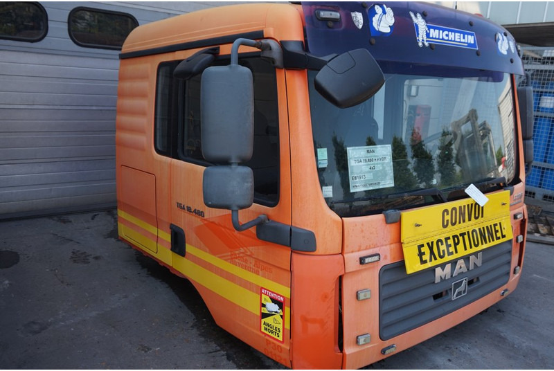 MAN F99L34 TGA - Cabina e interior para Camión: foto 3 MAN F99L34 TGA - Cabina e interior para Camión: foto 3