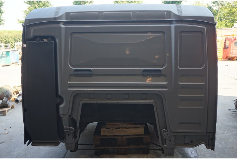 MAN F99L34 TGM - Cabina e interior para Camión: foto 4 MAN F99L34 TGM - Cabina e interior para Camión: foto 4