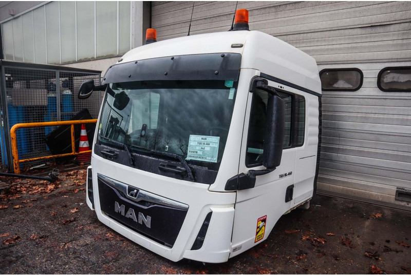 MAN F99L39 TGS EURO6 81.60000-7915 - Cabina e interior para Camión: foto 3 MAN F99L39 TGS EURO6 81.60000-7915 - Cabina e interior para Camión: foto 3
