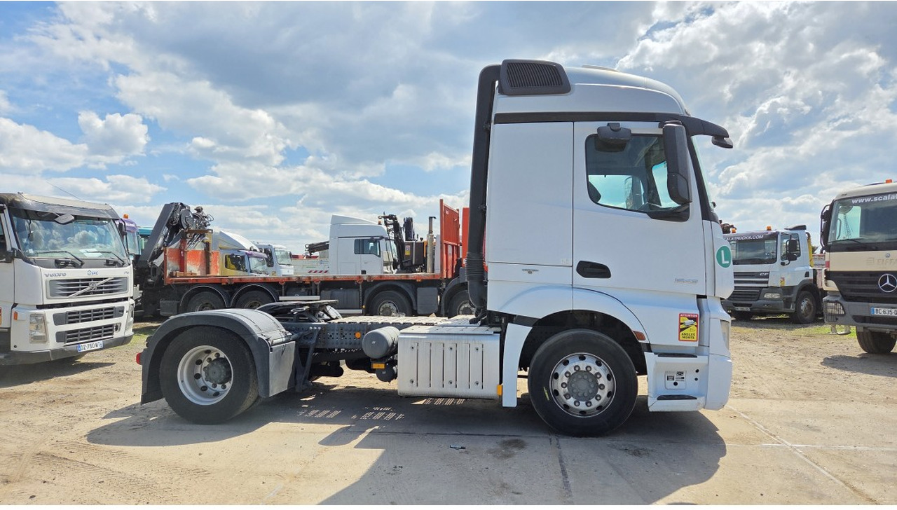 Mercedes Actros 1843 4X2 StreamSpace Retarder Parking Air conditioning PTO - Cabeza tractora: foto 4 Mercedes Actros 1843 4X2 StreamSpace Retarder Parking Air conditioning PTO - Cabeza tractora: foto 4