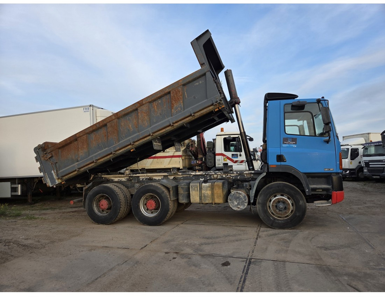 DAF 85 400 ATI 6x4 Tipper - Camión volquete: foto 4 DAF 85 400 ATI 6x4 Tipper - Camión volquete: foto 4