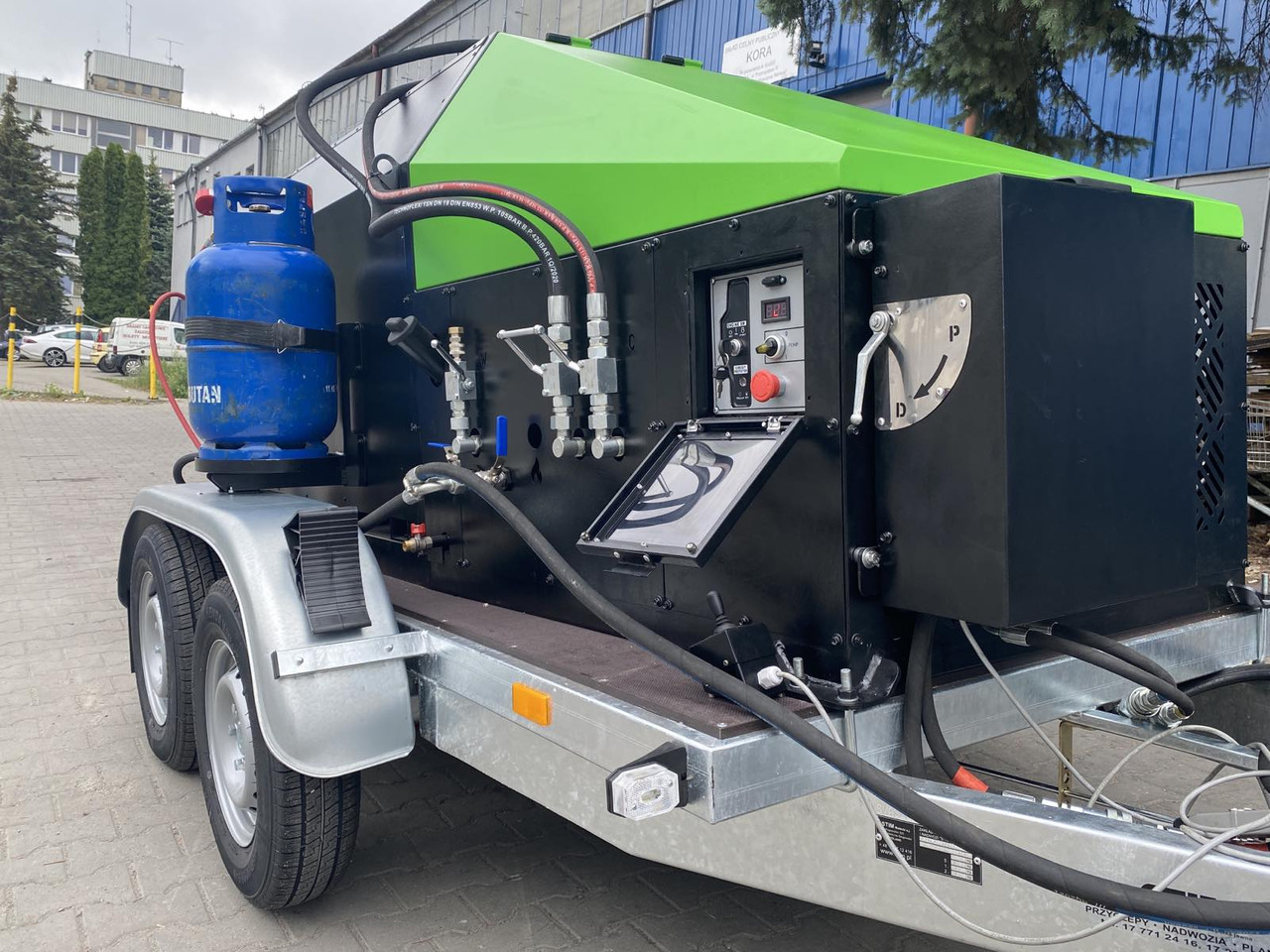 TICAB SelfPropelled Bitumen Emulsion Sprayer,1000L,Manufacturer - Distribuidor de asfalto: foto 2 TICAB SelfPropelled Bitumen Emulsion Sprayer,1000L,Manufacturer - Distribuidor de asfalto: foto 2