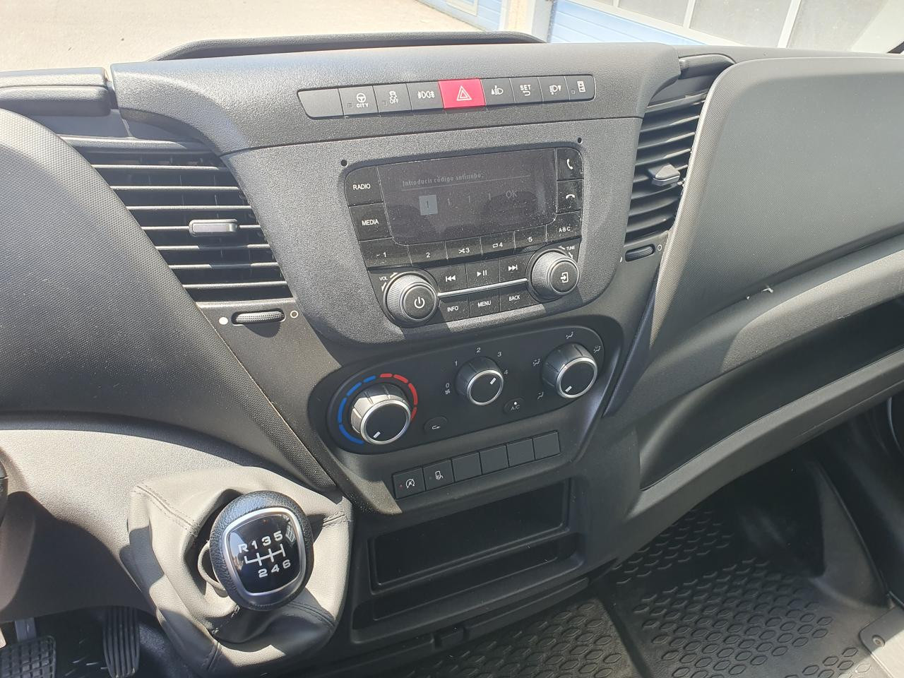 Furgoneta de pasajeros IVECO Daily 35S16V: foto 7