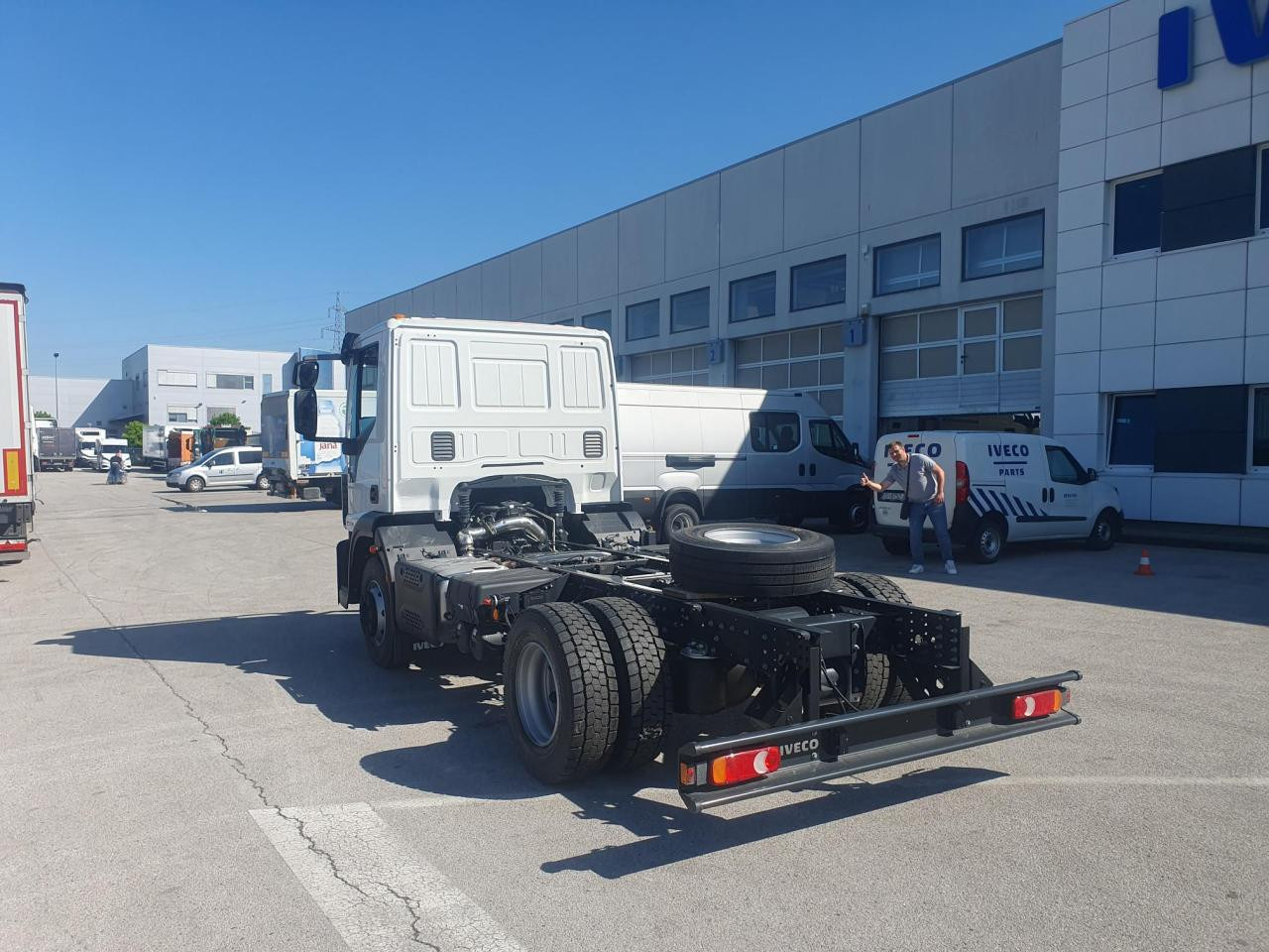 IVECO Eurocargo ML140E25/P - Camión chasis: foto 3 IVECO Eurocargo ML140E25/P - Camión chasis: foto 3