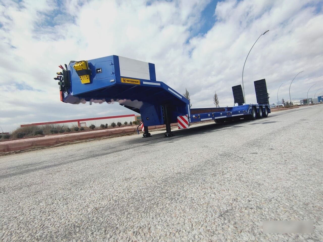 Scorpion Trailer SCORPION TRAILER 3 AXLE LOWBED SEMI TRAILER (CUSTOMIZED) - Semirremolque góndola rebajadas: foto 5 Scorpion Trailer SCORPION TRAILER 3 AXLE LOWBED SEMI TRAILER (CUSTOMIZED) - Semirremolque góndola rebajadas: foto 5