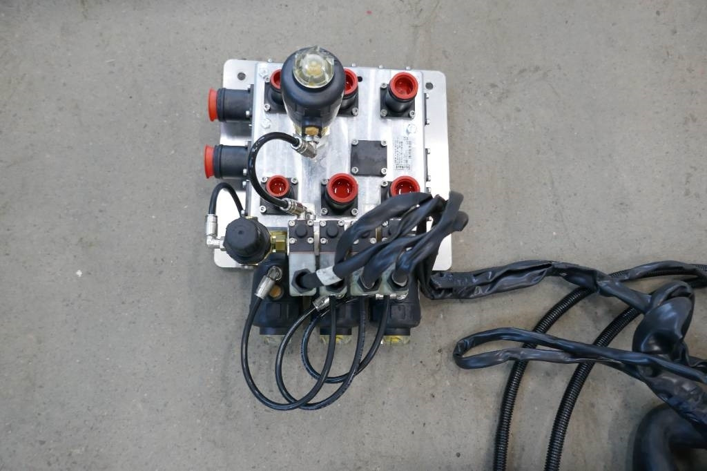 Volvo 8900 - Cabina para Camión: foto 3 Volvo 8900 - Cabina para Camión: foto 3