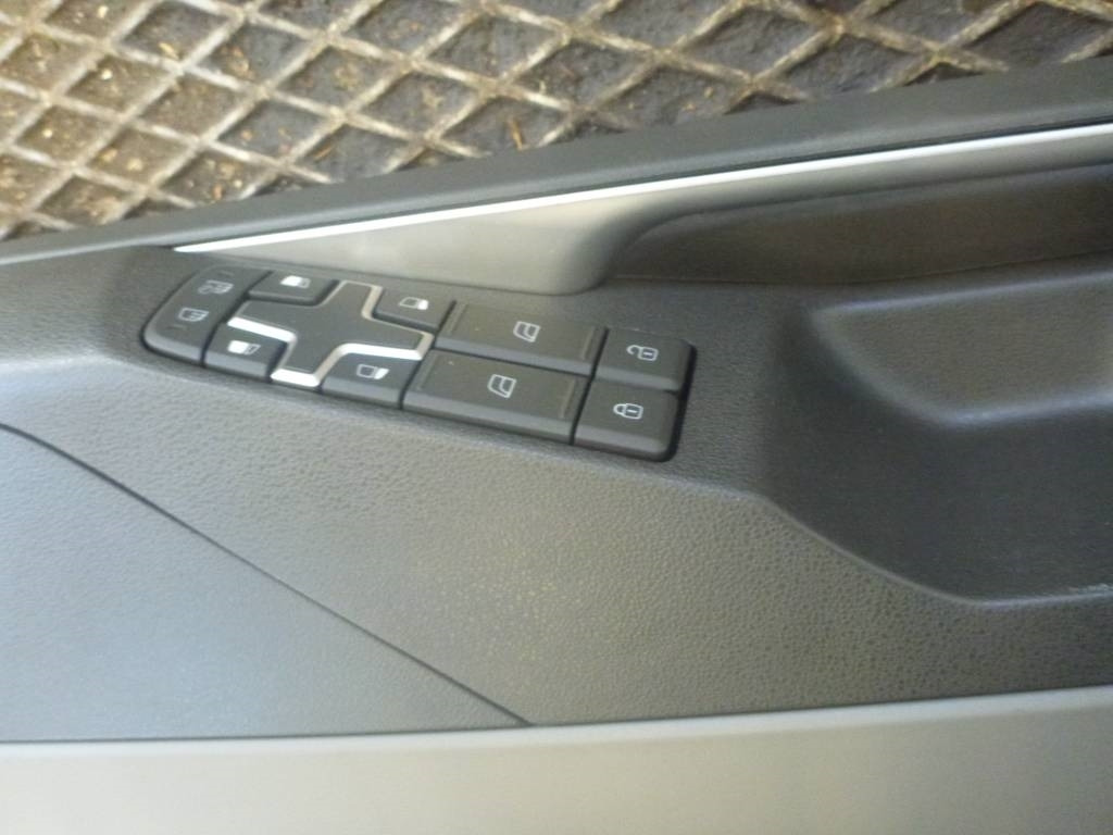 Volvo FM Dörrsida, 23772645 - Cabina para Camión: foto 2 Volvo FM Dörrsida, 23772645 - Cabina para Camión: foto 2