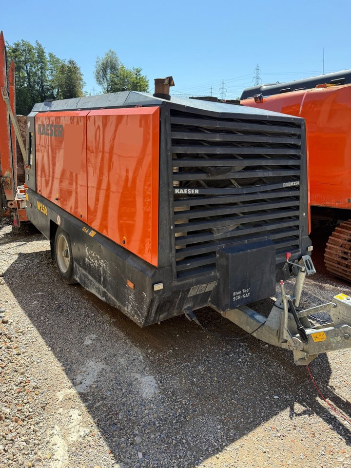Kaeser M250 Kompressor, Anhänger trailer, 14bar - Compresor de aire: foto 2 Kaeser M250 Kompressor, Anhänger trailer, 14bar - Compresor de aire: foto 2