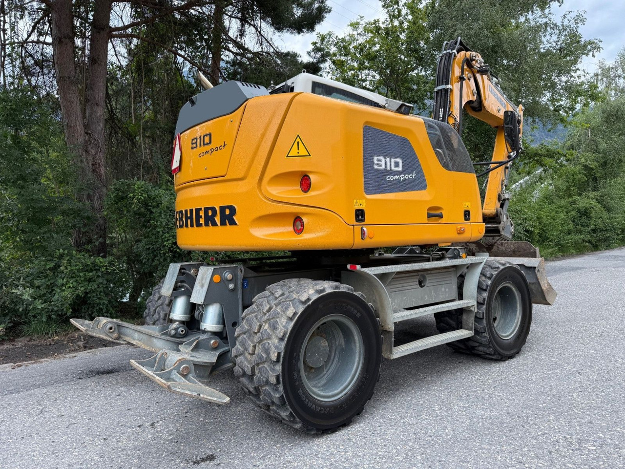 Liebherr A910 Compact Litronic,4 Schaufeln,Schnellwechsle - Excavadora de ruedas: foto 5 Liebherr A910 Compact Litronic,4 Schaufeln,Schnellwechsle - Excavadora de ruedas: foto 5