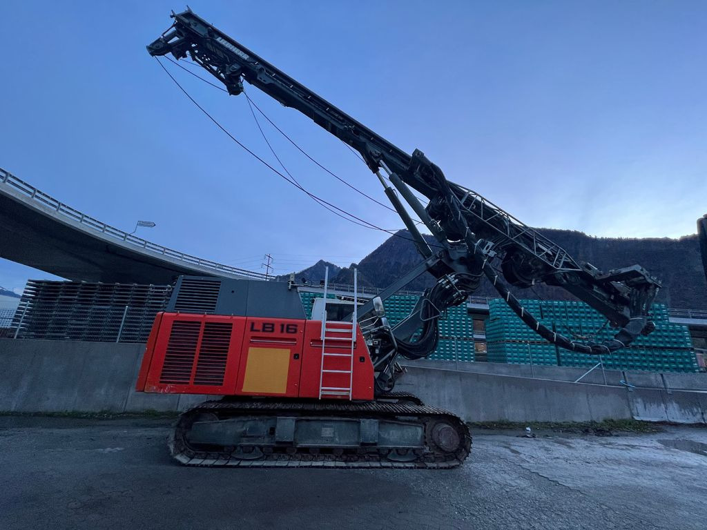 Liebherr LB16, Bohrgeraet, DRILLING RIG, SWISS, 11840h - Perforadora: foto 1 Liebherr LB16, Bohrgeraet, DRILLING RIG, SWISS, 11840h - Perforadora: foto 1