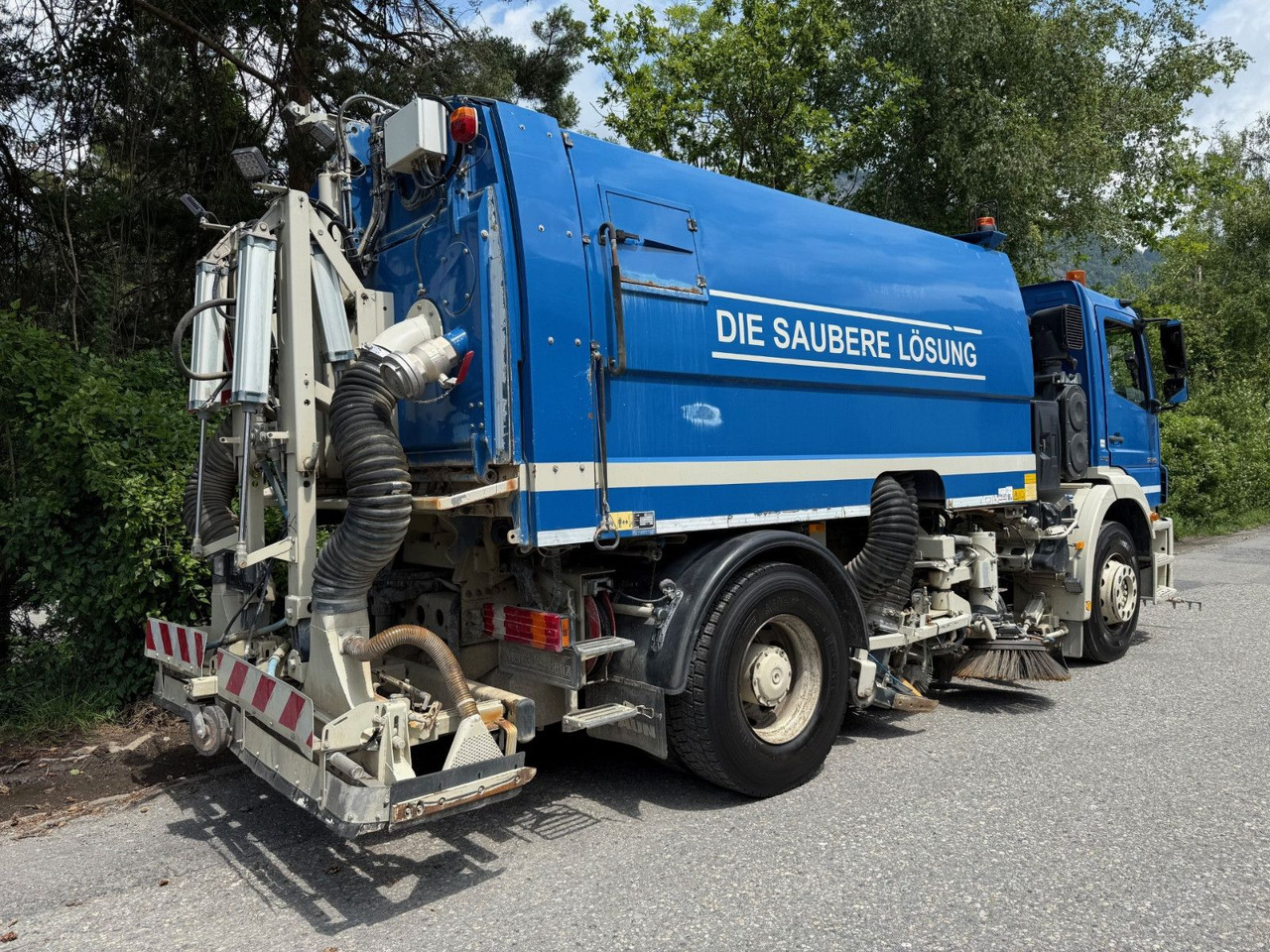 Mercedes-Benz Axor 1829 4x2, E5, EPS, RHD, Faun Kehrmaschine - Barredora vial: foto 4 Mercedes-Benz Axor 1829 4x2, E5, EPS, RHD, Faun Kehrmaschine - Barredora vial: foto 4