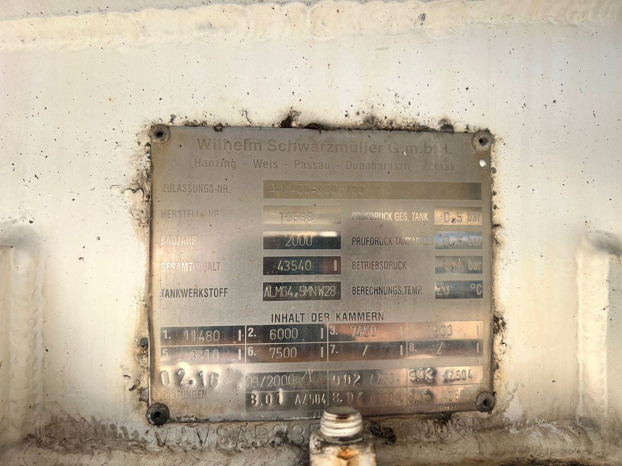 Schwarzmüller TS 3/E ADR, 6 Kammern Treibstoff Fuel - Semirremolque cisterna: foto 4 Schwarzmüller TS 3/E ADR, 6 Kammern Treibstoff Fuel - Semirremolque cisterna: foto 4