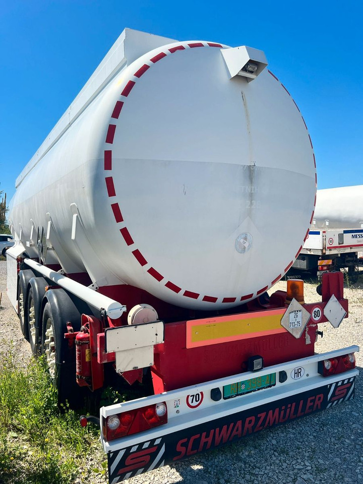 Schwarzmüller TS 3/E ADR, 6 Kammern Treibstoff Fuel - Semirremolque cisterna: foto 3 Schwarzmüller TS 3/E ADR, 6 Kammern Treibstoff Fuel - Semirremolque cisterna: foto 3