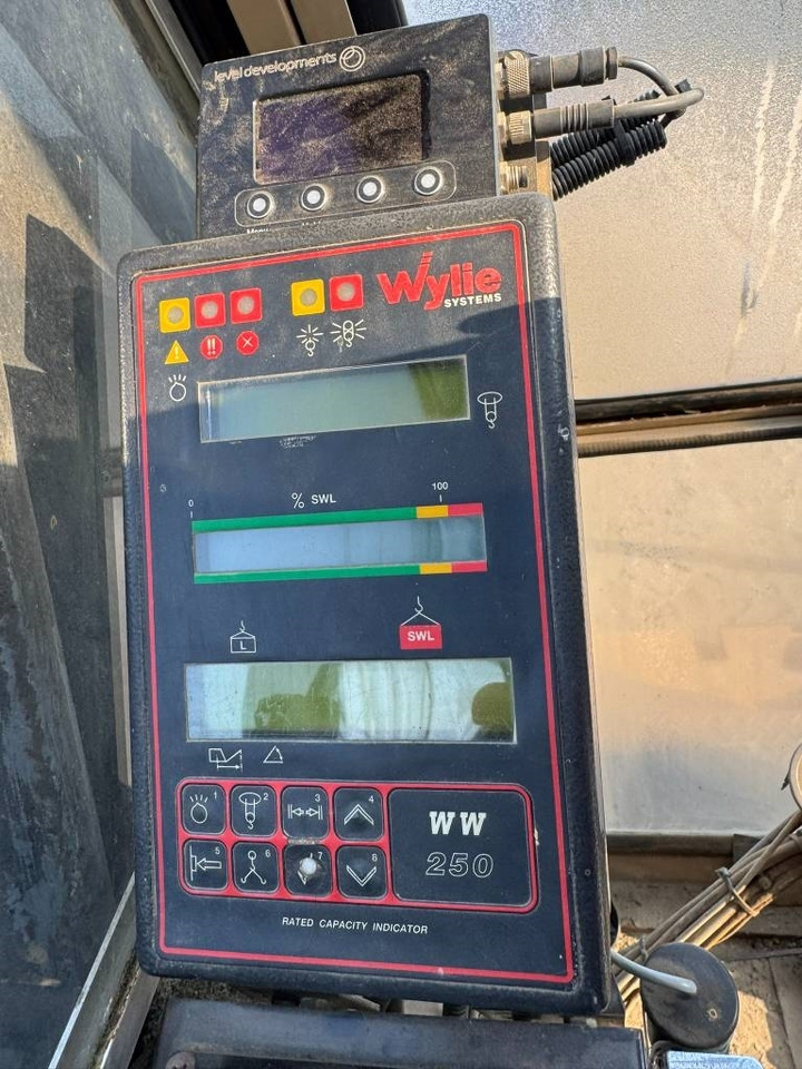 Grúa sobre orugas Hitachi KH300-3 PD: foto 7