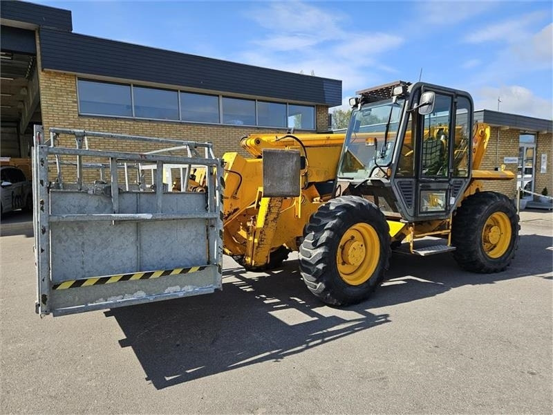 JCB 537-130 med mandskabskurv - Manipulador telescópico: foto 1 JCB 537-130 med mandskabskurv - Manipulador telescópico: foto 1
