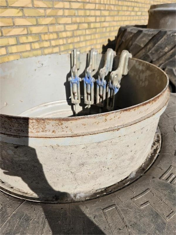 Michelin 540/65X30 m. 4 låse - Neumático: foto 2 Michelin 540/65X30 m. 4 låse - Neumático: foto 2