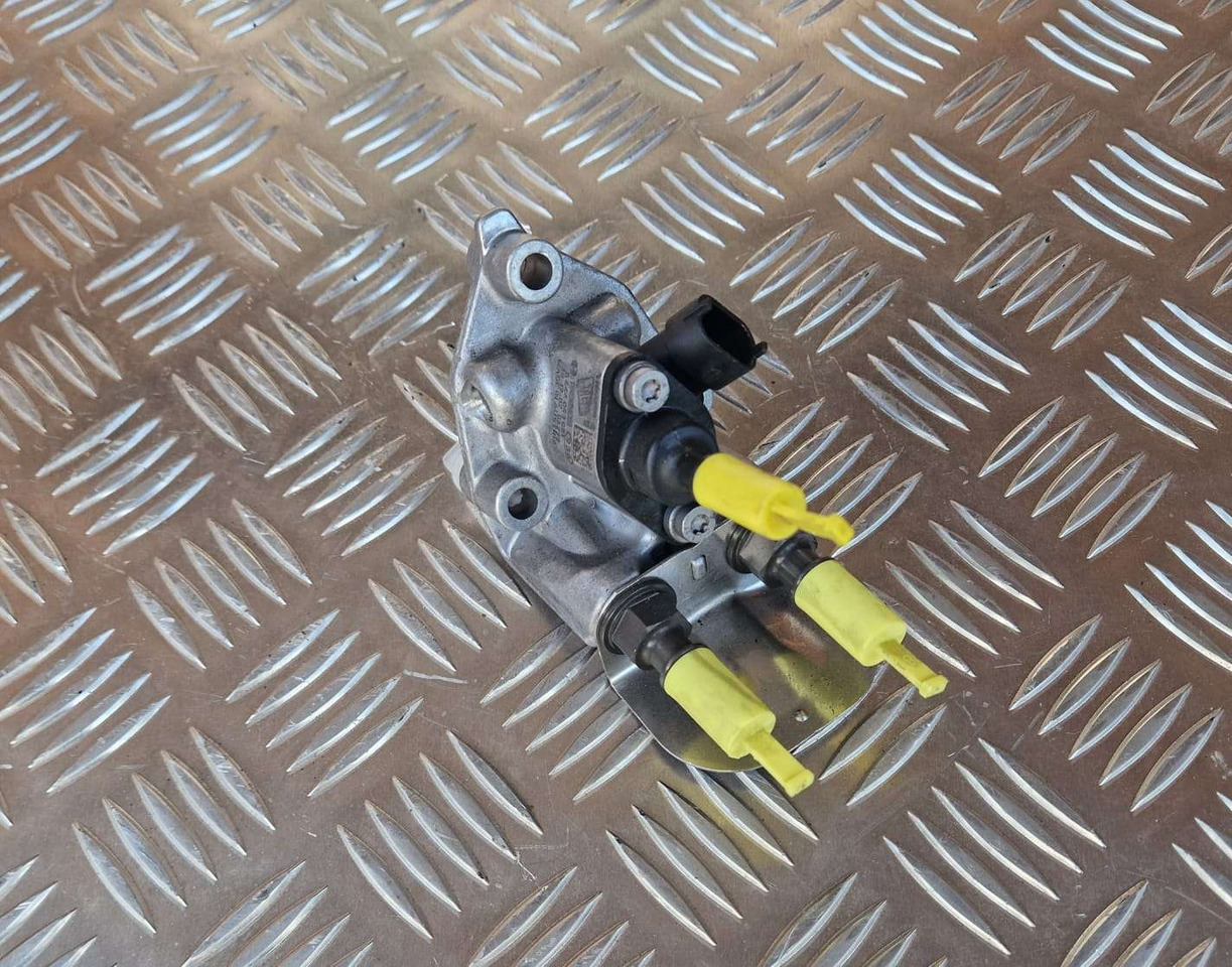 Genuine JCB BOSCH Dosing module 320/A9105 - Motor y piezas para Maquinaria de construcción: foto 4 Genuine JCB BOSCH Dosing module 320/A9105 - Motor y piezas para Maquinaria de construcción: foto 4