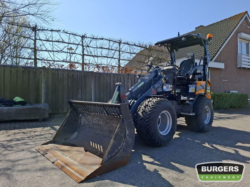 Giant G2500 - Minicargadora de cadenas: foto 1 Giant G2500 - Minicargadora de cadenas: foto 1