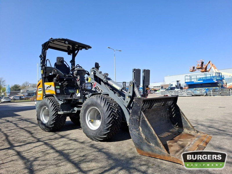 Giant G2500 - Minicargadora de cadenas: foto 2 Giant G2500 - Minicargadora de cadenas: foto 2