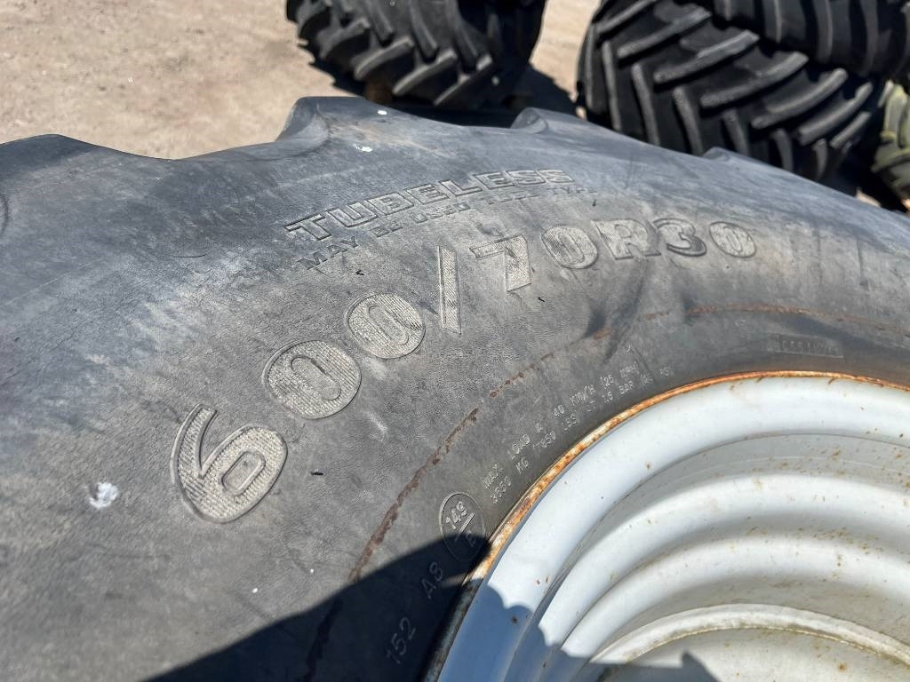 Goodyear 600/70R30 till Valmet 280 mfl - Neumático para Maquinaria agrícola: foto 4 Goodyear 600/70R30 till Valmet 280 mfl - Neumático para Maquinaria agrícola: foto 4