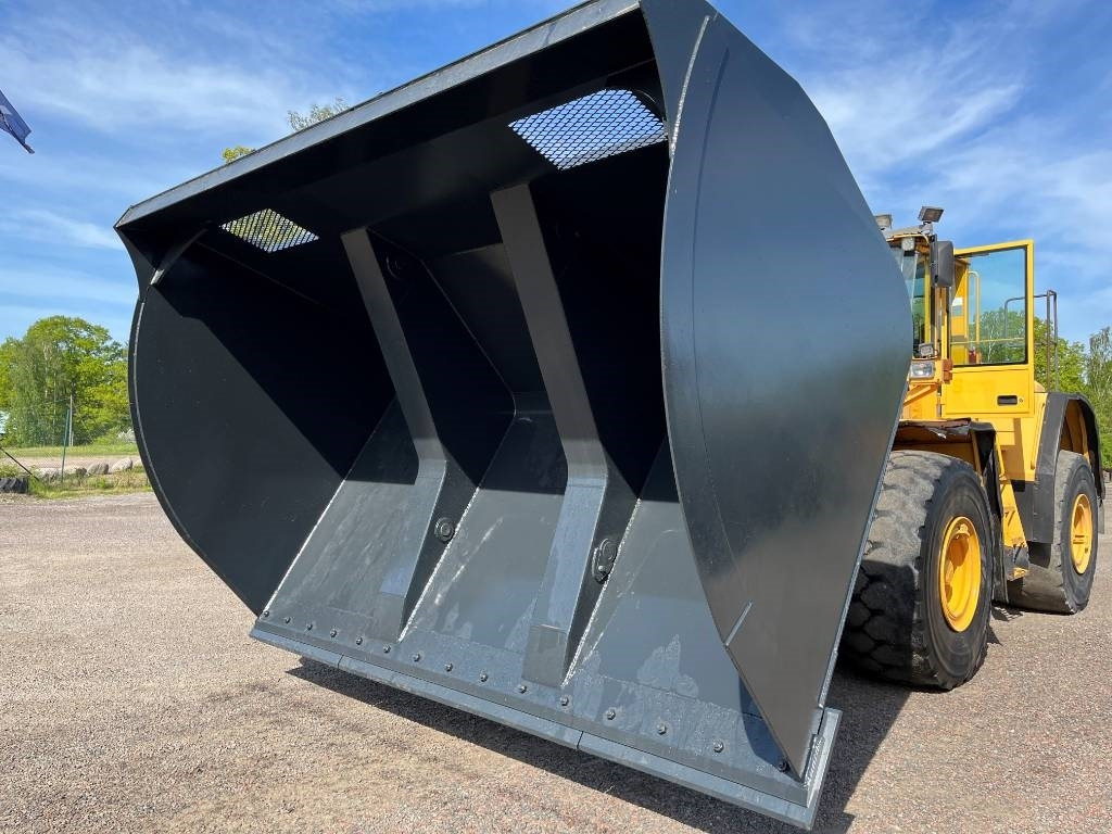 Högtippande skopa / High tip bucket 13 m3 - Cazo para Maquinaria de construcción: foto 2 Högtippande skopa / High tip bucket 13 m3 - Cazo para Maquinaria de construcción: foto 2