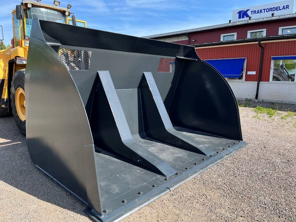 Högtippande skopa / High tip bucket 13 m3 - Cazo para Maquinaria de construcción: foto 1 Högtippande skopa / High tip bucket 13 m3 - Cazo para Maquinaria de construcción: foto 1