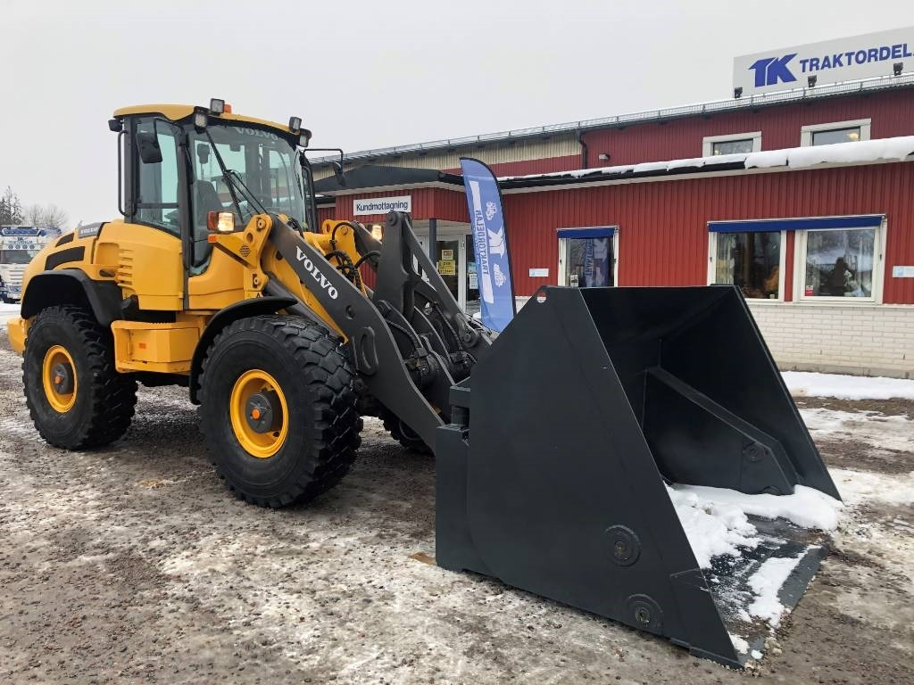 Högtippande skopa Högtippskopa 3 kubik - Cazo para Maquinaria de construcción: foto 3 Högtippande skopa Högtippskopa 3 kubik - Cazo para Maquinaria de construcción: foto 3