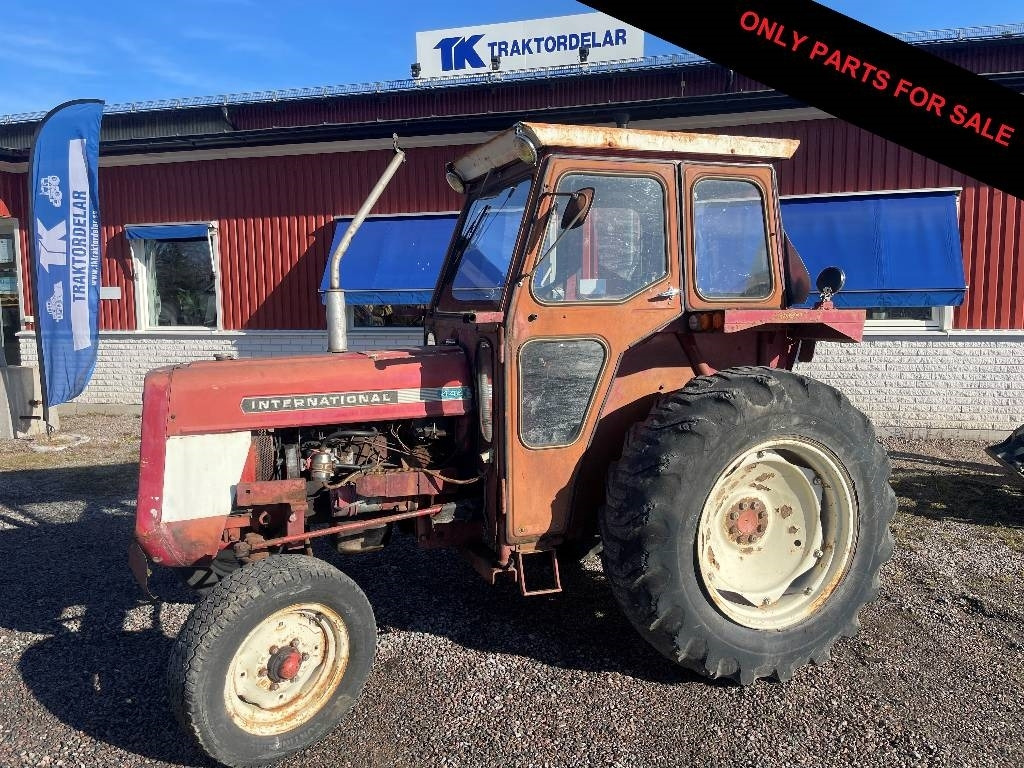 International 444 Dismantled: only spare parts - Tractor: foto 1 International 444 Dismantled: only spare parts - Tractor: foto 1