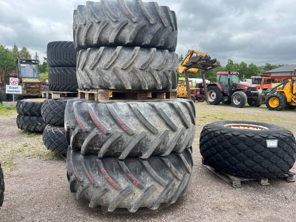 Kleber 650/65R38 540/65R28 till New Holland M160 - Neumático para Maquinaria agrícola: foto 1 Kleber 650/65R38 540/65R28 till New Holland M160 - Neumático para Maquinaria agrícola: foto 1