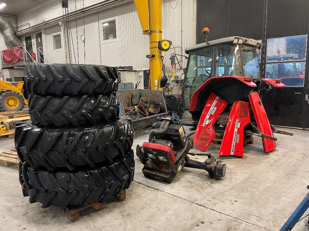 Massey Ferguson 4335 Dismantled: only spare parts - Tractor: foto 1 Massey Ferguson 4335 Dismantled: only spare parts - Tractor: foto 1