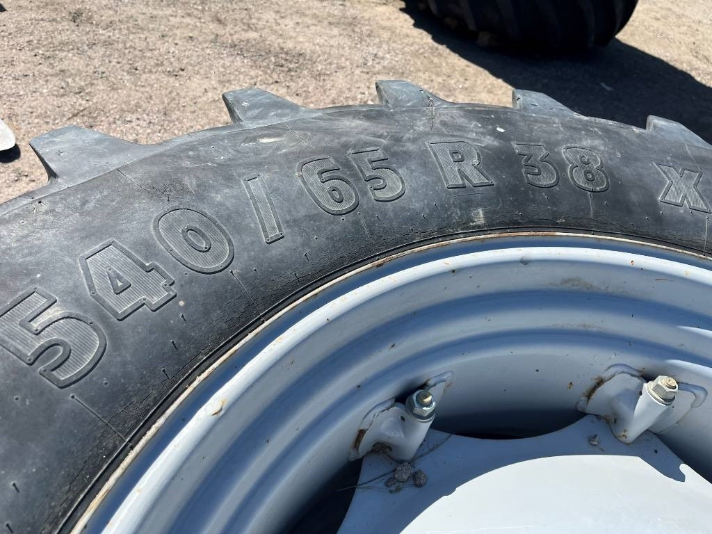 Michelin 540/65R38 till Massey Ferguson 6255 - Neumático para Maquinaria agrícola: foto 4 Michelin 540/65R38 till Massey Ferguson 6255 - Neumático para Maquinaria agrícola: foto 4