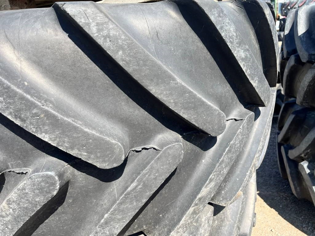 Michelin 600/65R34 480/65R24 till NH T5070 - Neumático para Maquinaria agrícola: foto 3 Michelin 600/65R34 480/65R24 till NH T5070 - Neumático para Maquinaria agrícola: foto 3