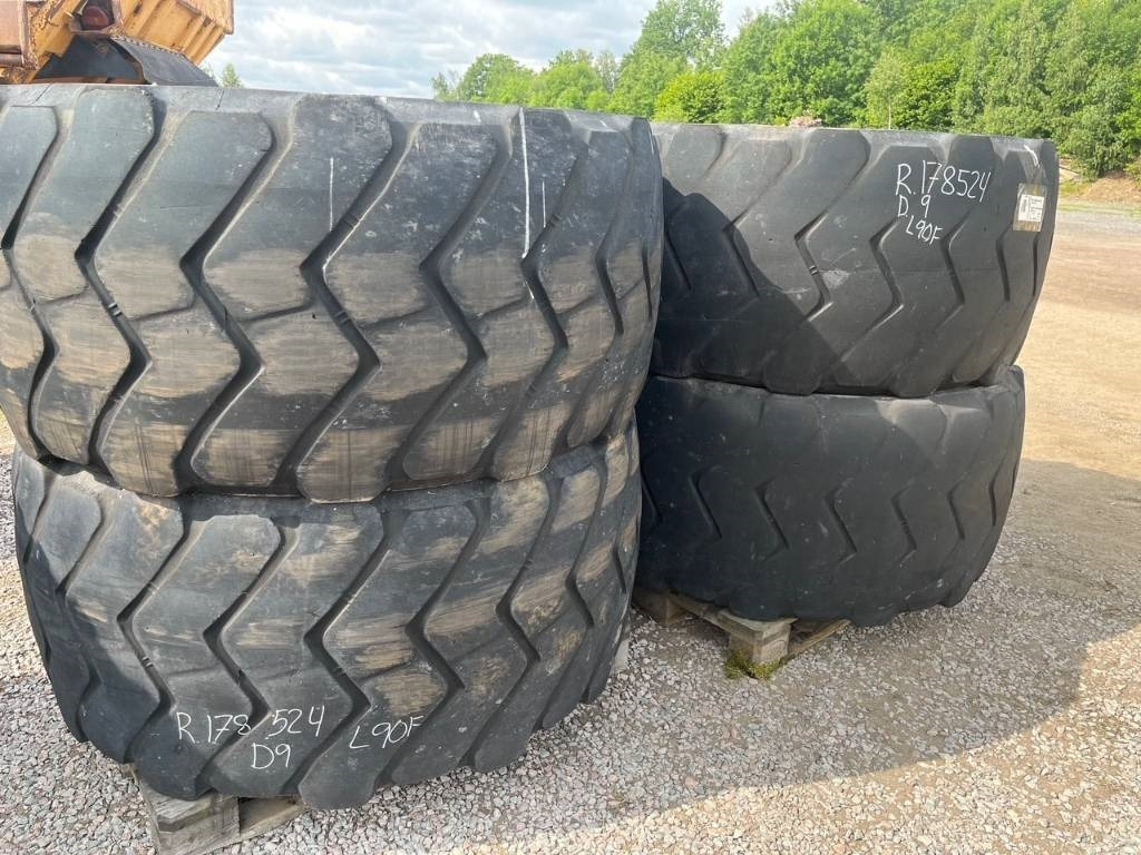 Michelin 650/65R25 Volvo L90 E , F , G , H - Rueda completa: foto 1 Michelin 650/65R25 Volvo L90 E , F , G , H - Rueda completa: foto 1