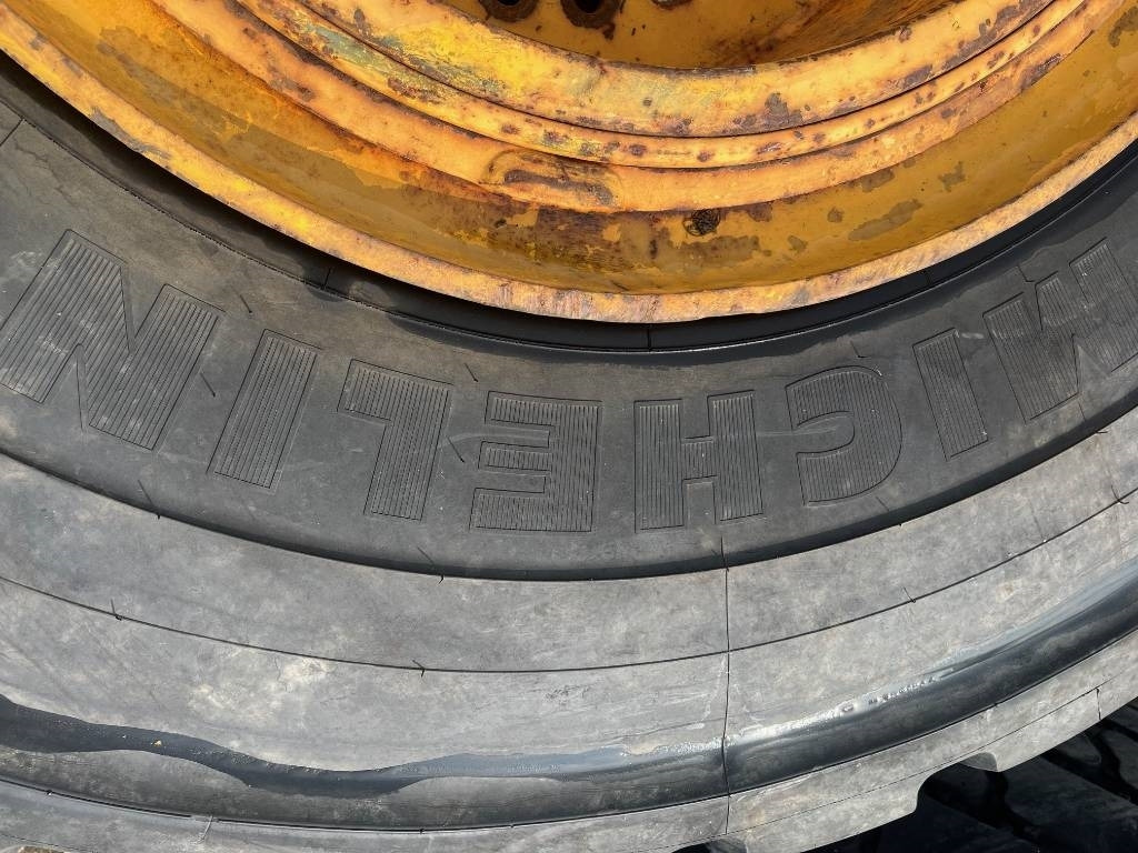 Michelin 800/65R29 XLD Volvo L150 L180 - Rueda completa: foto 3 Michelin 800/65R29 XLD Volvo L150 L180 - Rueda completa: foto 3