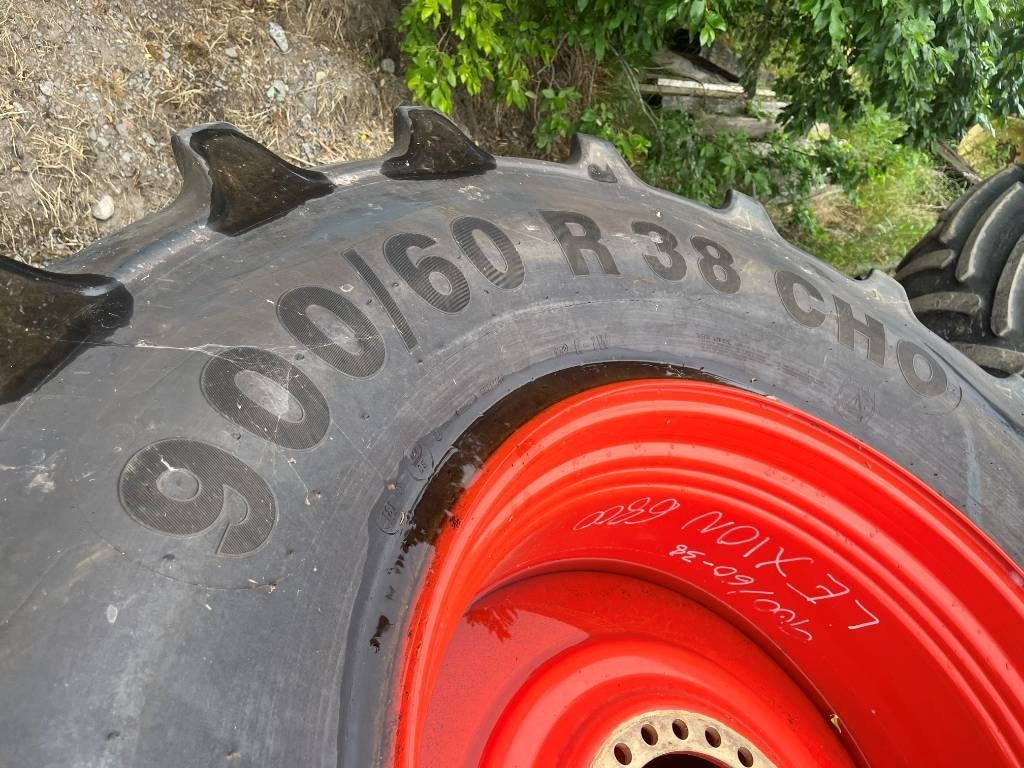 Mitas 900/60R38 Däck till Claas Lexion 6800 - Neumático para Maquinaria agrícola: foto 3 Mitas 900/60R38 Däck till Claas Lexion 6800 - Neumático para Maquinaria agrícola: foto 3
