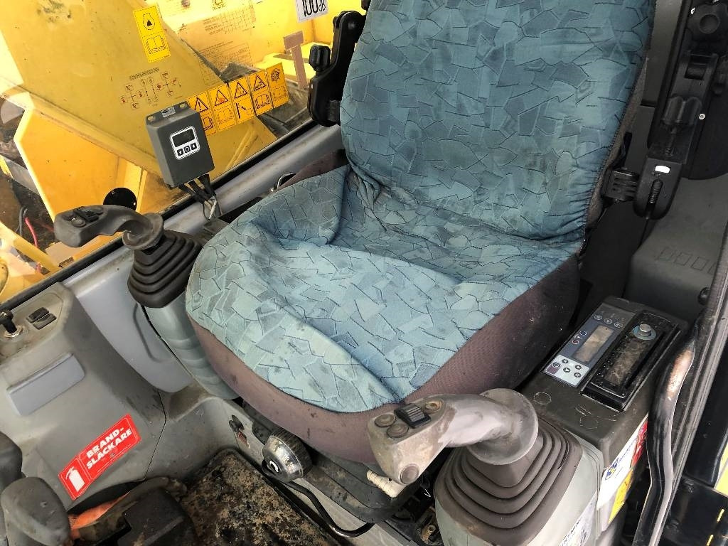 New Holland Kobelco E135SR dismantled: only spare parts - Excavadora de cadenas: foto 5 New Holland Kobelco E135SR dismantled: only spare parts - Excavadora de cadenas: foto 5