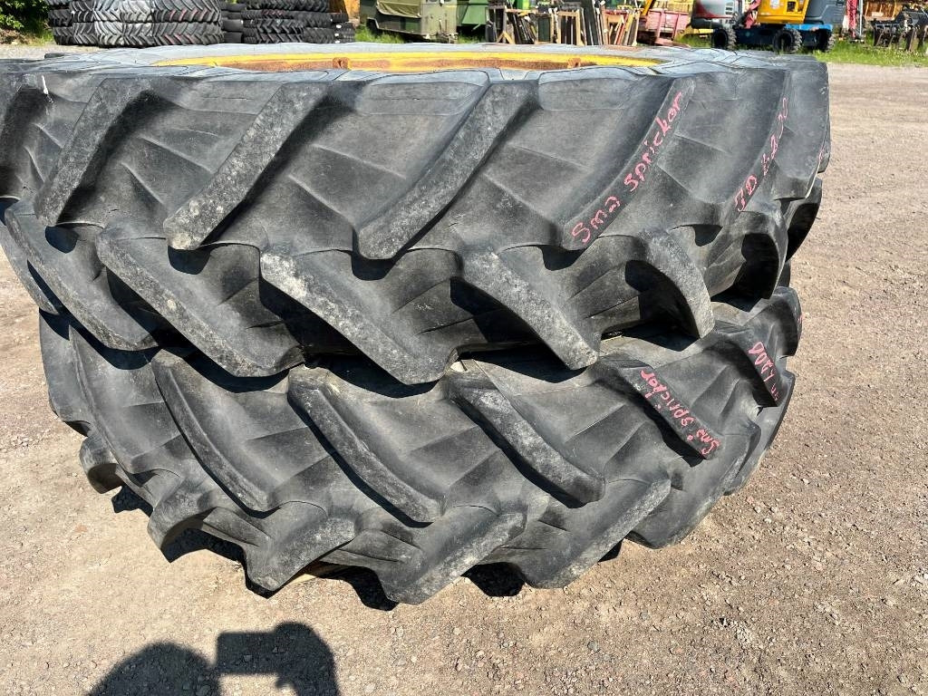 Pirelli 14,9R38 till John Deere - Neumático para Maquinaria agrícola: foto 1 Pirelli 14,9R38 till John Deere - Neumático para Maquinaria agrícola: foto 1