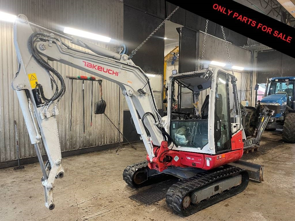 Takeuchi TB240 Dismantled: only spare parts - Miniexcavadora: foto 1 Takeuchi TB240 Dismantled: only spare parts - Miniexcavadora: foto 1