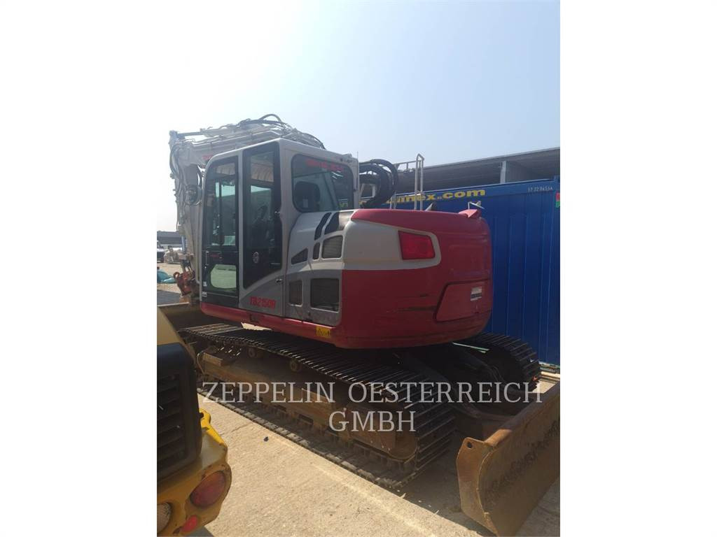 Takeuchi TB2150R - Excavadora de cadenas: foto 4 Takeuchi TB2150R - Excavadora de cadenas: foto 4
