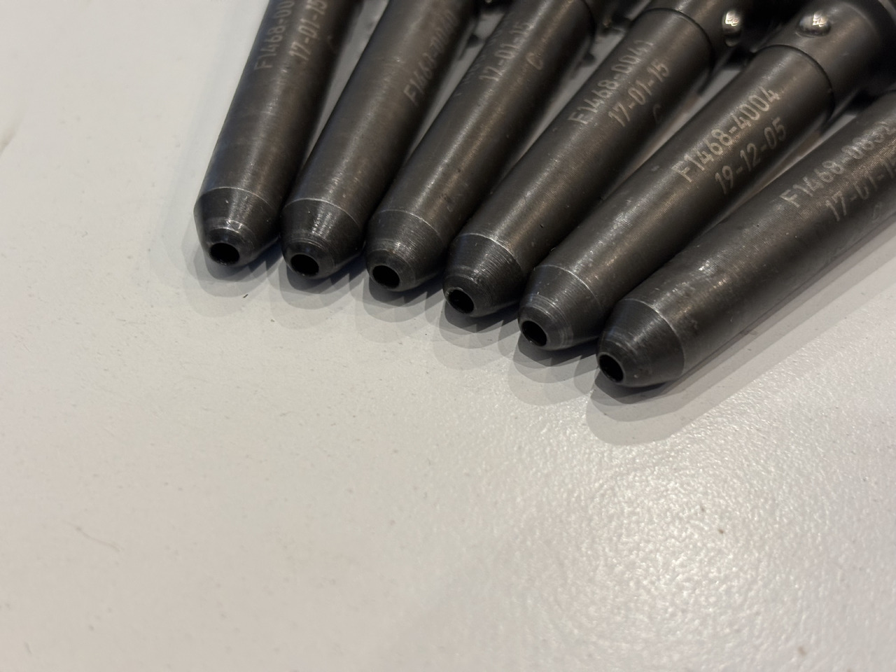 Bosch 04514650 Wtryskiwacz Po Regeneracji - Inyector para Tractor: foto 2 Bosch 04514650 Wtryskiwacz Po Regeneracji - Inyector para Tractor: foto 2