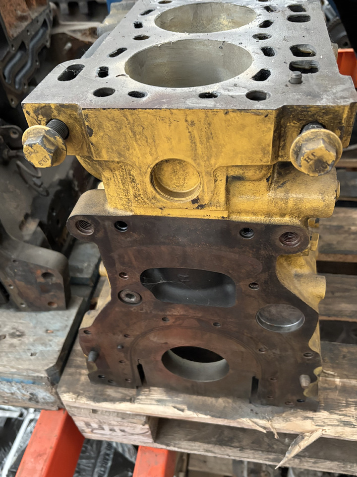 CAT C6.6 666-3106953 Blok Silnika CZĘŚCI - Bloque de cilindros para Maquinaria agrícola: foto 5 CAT C6.6 666-3106953 Blok Silnika CZĘŚCI - Bloque de cilindros para Maquinaria agrícola: foto 5