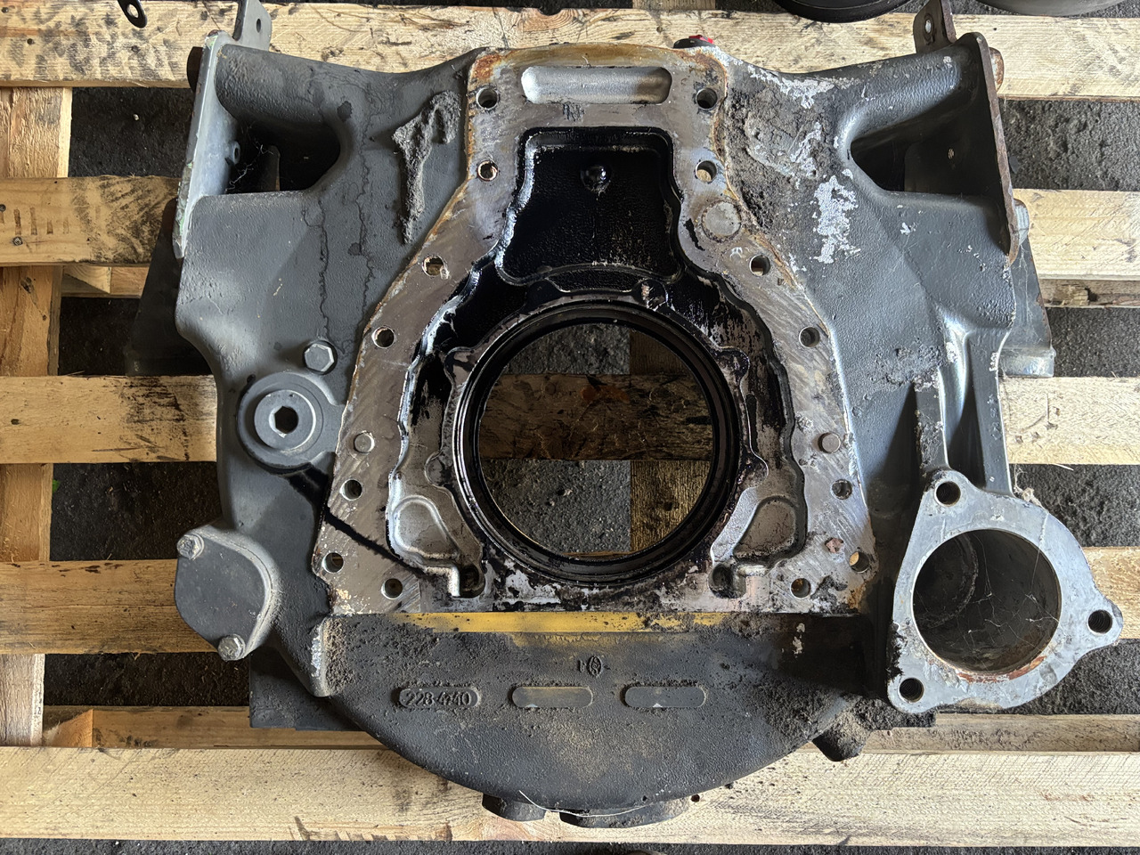 CAT Caterpillar C9 228-4740 Obudowa Koła Zamachowego 2284740 - Volante de inercia para Maquinaria agrícola: foto 1 CAT Caterpillar C9 228-4740 Obudowa Koła Zamachowego 2284740 - Volante de inercia para Maquinaria agrícola: foto 1