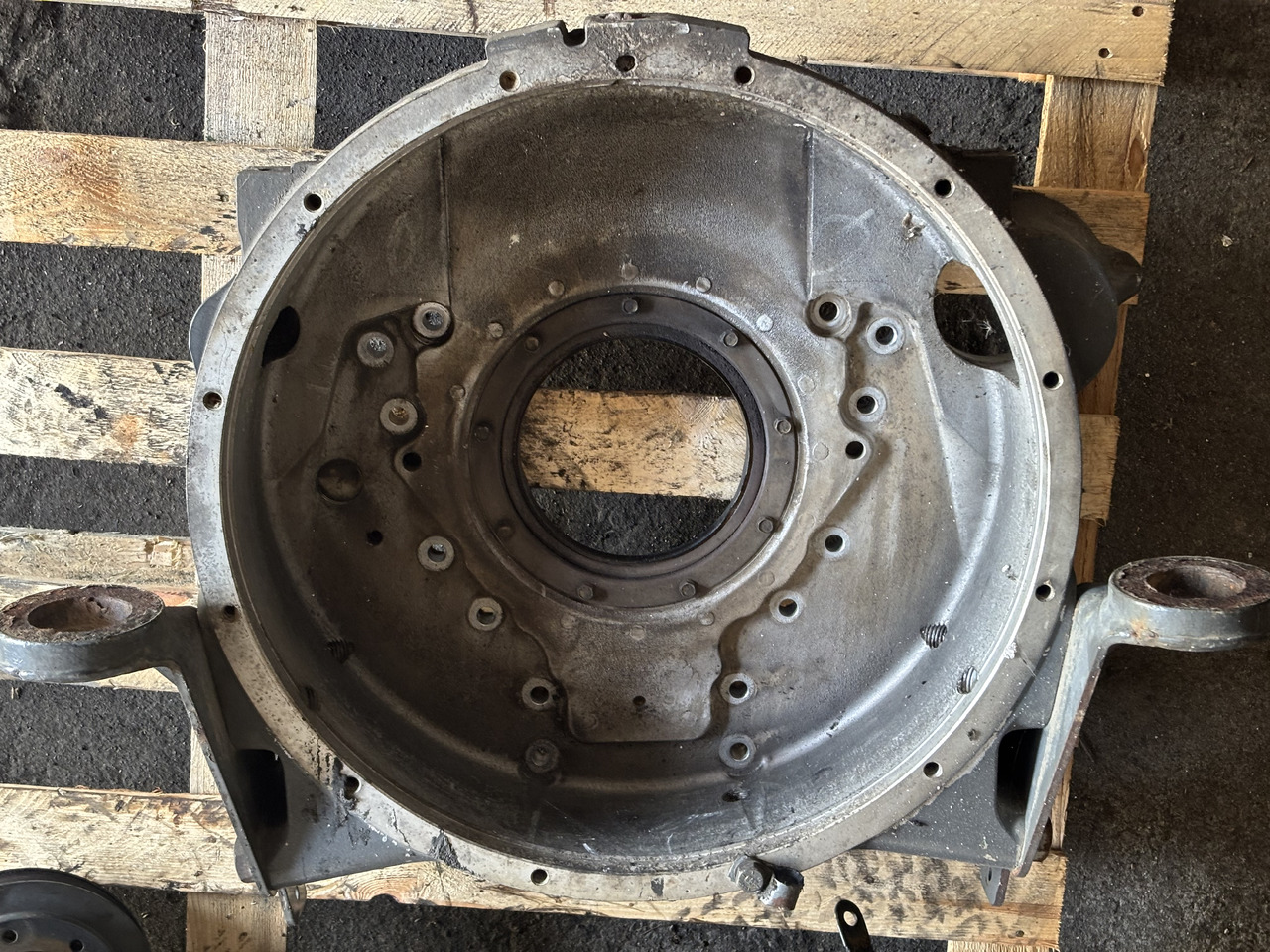 CAT Caterpillar C9 228-4740 Obudowa Koła Zamachowego 2284740 - Volante de inercia para Maquinaria agrícola: foto 2 CAT Caterpillar C9 228-4740 Obudowa Koła Zamachowego 2284740 - Volante de inercia para Maquinaria agrícola: foto 2