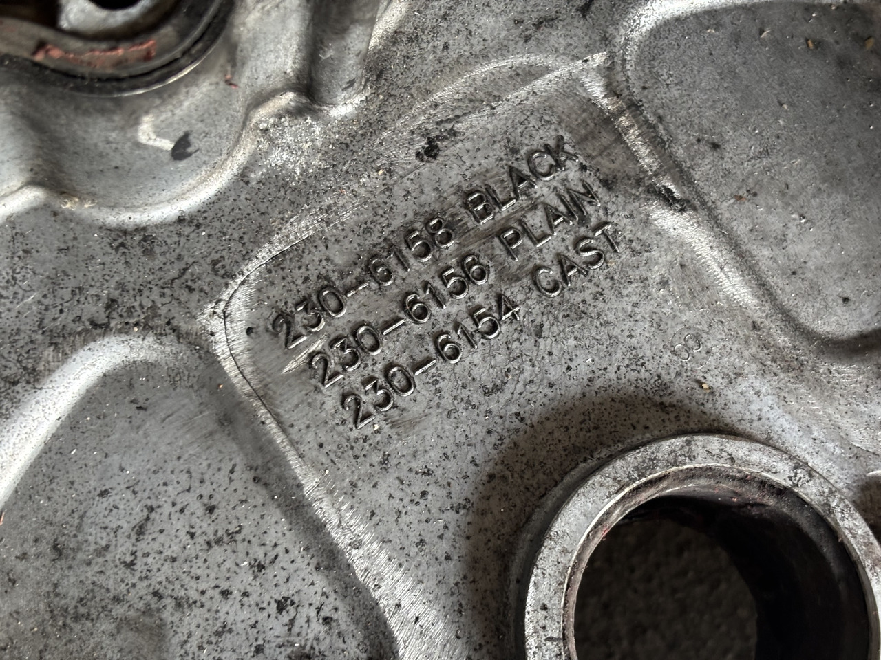 CAT Caterpillar C9 230-6158 Pokrywa Obudowa Zaworów 2306158 - Motor y piezas para Maquinaria agrícola: foto 2 CAT Caterpillar C9 230-6158 Pokrywa Obudowa Zaworów 2306158 - Motor y piezas para Maquinaria agrícola: foto 2