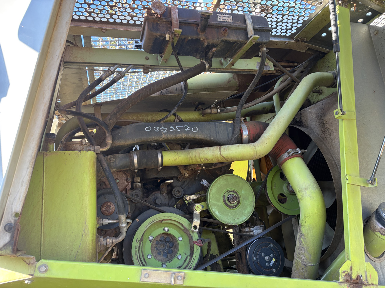 Claas Jaguar 820 840 860 Dodatkowy Zbiornik Paliwa 00 0076 141 0 0000761410 - Depósito de combustible para Maquinaria agrícola: foto 3 Claas Jaguar 820 840 860 Dodatkowy Zbiornik Paliwa 00 0076 141 0 0000761410 - Depósito de combustible para Maquinaria agrícola: foto 3