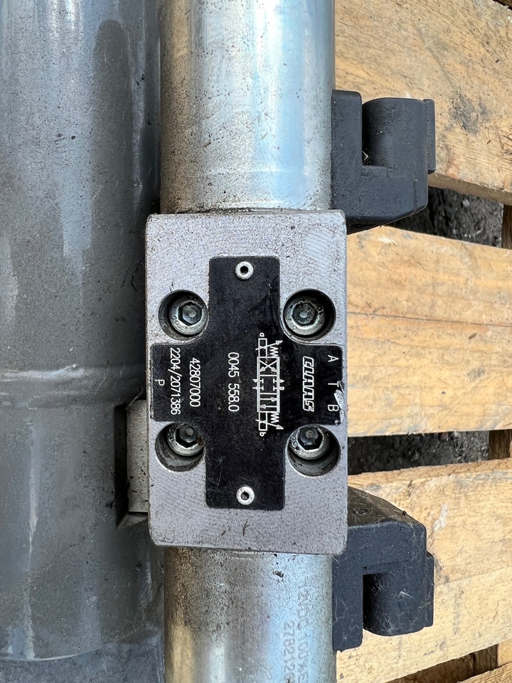 Claas Lexion Siłownik hydrauliczny rury rozładowczej 0000409622 - Cilindro hidráulico para Maquinaria agrícola: foto 4 Claas Lexion Siłownik hydrauliczny rury rozładowczej 0000409622 - Cilindro hidráulico para Maquinaria agrícola: foto 4