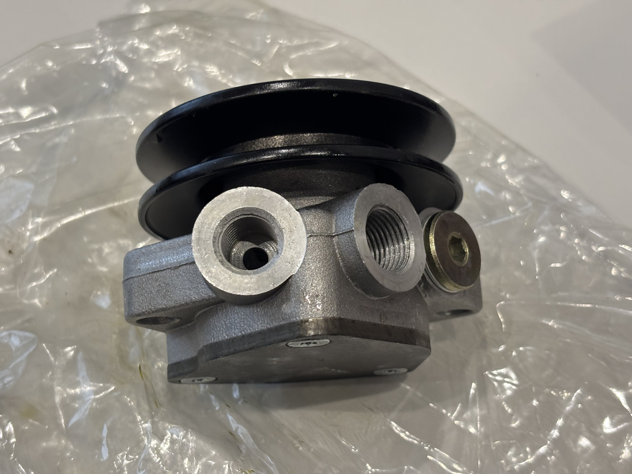 Claas Pompa paliwa Claas Deutz Fahr Fendt New Holland Volvo 6005029137 - Bomba de combustible para Maquinaria agrícola: foto 3 Claas Pompa paliwa Claas Deutz Fahr Fendt New Holland Volvo 6005029137 - Bomba de combustible para Maquinaria agrícola: foto 3