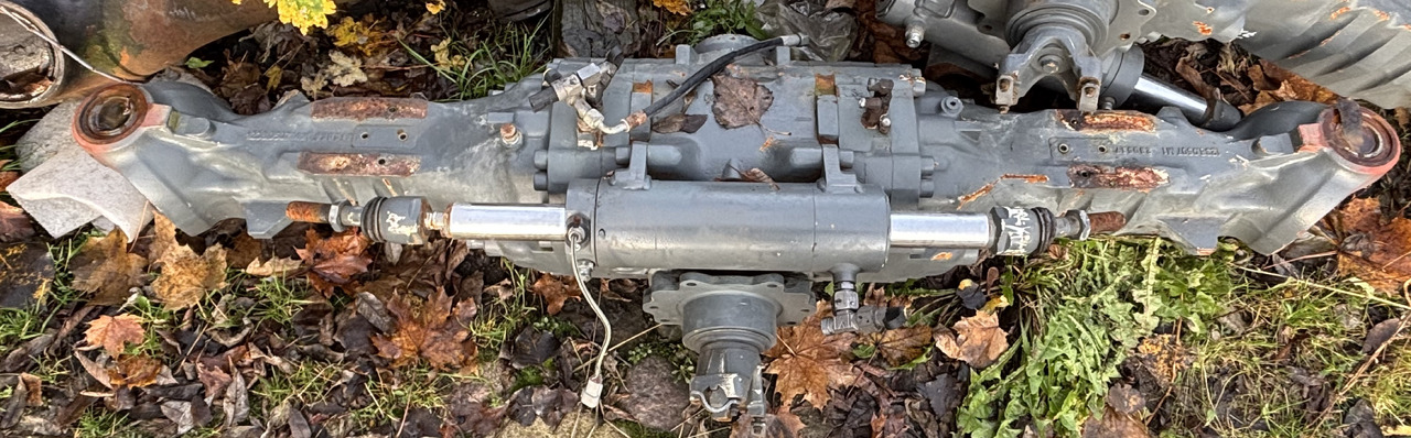 Claas Scorpion 635 Centralna Środkowa Obudowa Osi Przedniej 0019242110 00 1924 211 0 - Eje delantero para Tractor: foto 1 Claas Scorpion 635 Centralna Środkowa Obudowa Osi Przedniej 0019242110 00 1924 211 0 - Eje delantero para Tractor: foto 1