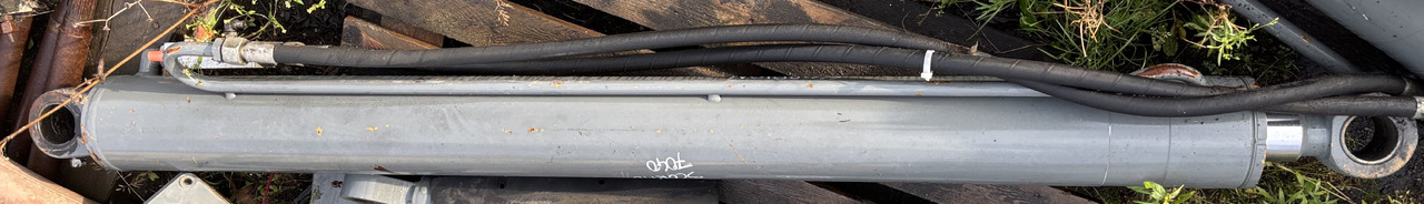 Claas Scorpion 7040 Siłownik Podnoszenia Siłownik Wyrównania 0013003700 0013003720 - Cilindro hidráulico para Manipulador telescópico: foto 1 Claas Scorpion 7040 Siłownik Podnoszenia Siłownik Wyrównania 0013003700 0013003720 - Cilindro hidráulico para Manipulador telescópico: foto 1