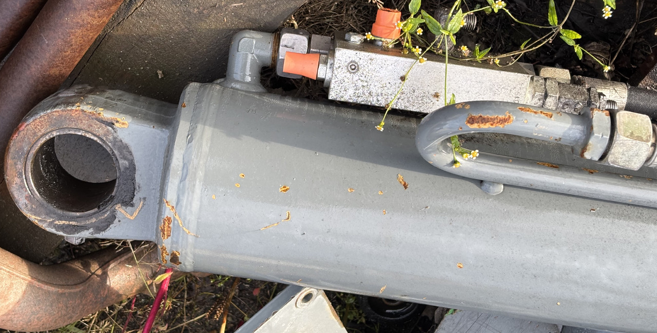 Claas Scorpion 7040 Siłownik Podnoszenia Siłownik Wyrównania 0013003700 0013003720 - Cilindro hidráulico para Manipulador telescópico: foto 4 Claas Scorpion 7040 Siłownik Podnoszenia Siłownik Wyrównania 0013003700 0013003720 - Cilindro hidráulico para Manipulador telescópico: foto 4